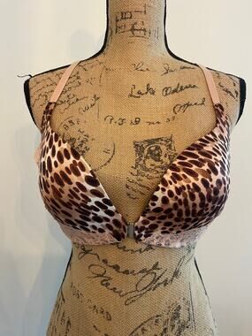 Victoria’s Secret Push Up Racerback Bra Size 34DD Front Clasp